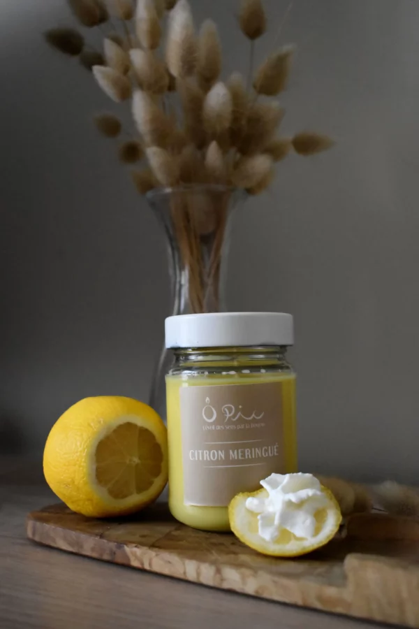 Bougie jaune senteur Citron Meringué de la marque Ôpic
