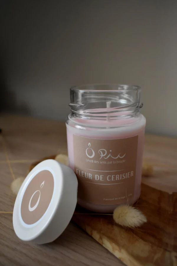 DSC_0238 fleur de cerisier Bougie rose senteur Fleur de Cerisier de la marque Ôpic